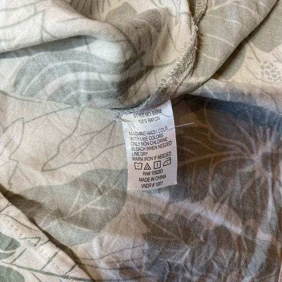 Ocean Drive tropical floral rayon button down collard top - Picture 7 of 10